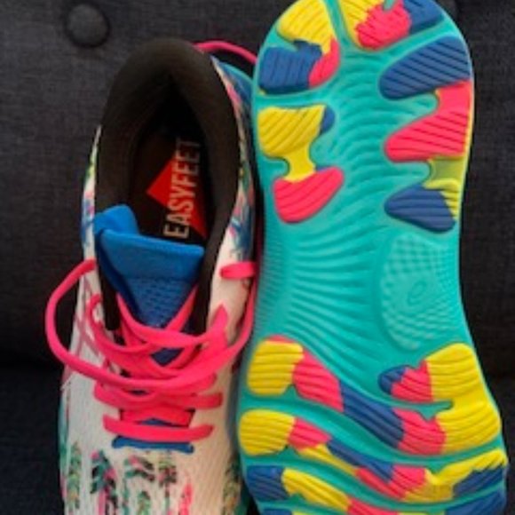 Asics Nimbus Runners - Picture 1 of 3